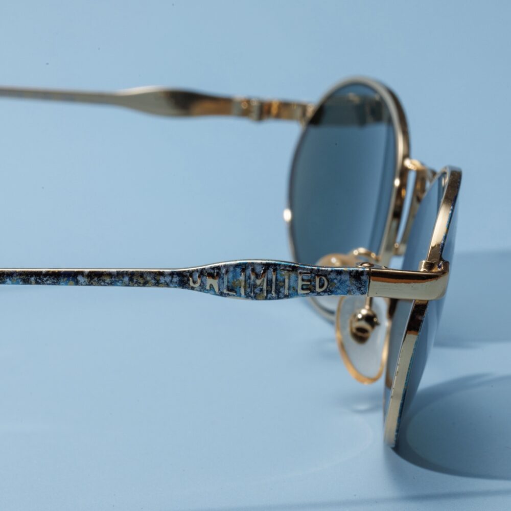 Lunettes de soleil vintages JAGUAR des années 70, forme papillon. La monture est en acétate écaillé marron, avec des verres bruns fantastiques.